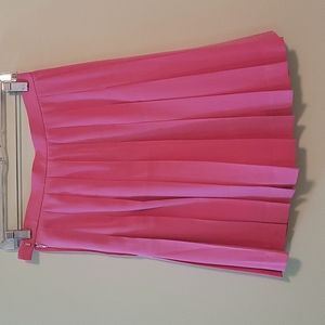 Pleated pink skirt